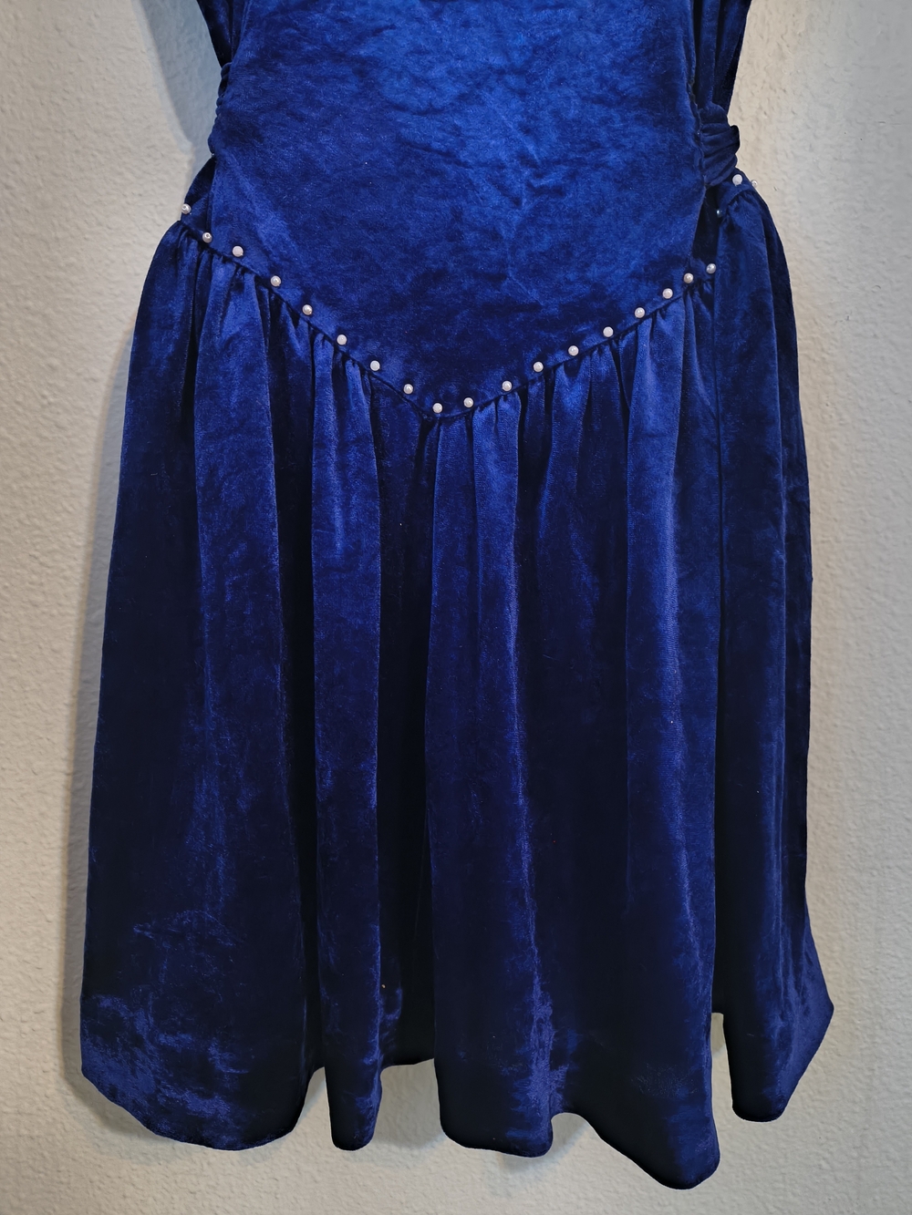 Vintage 80s Royal Blue Velvet Off Shoulder Party Dress Pearl Fit & Flare Size M - Picture 3 of 8